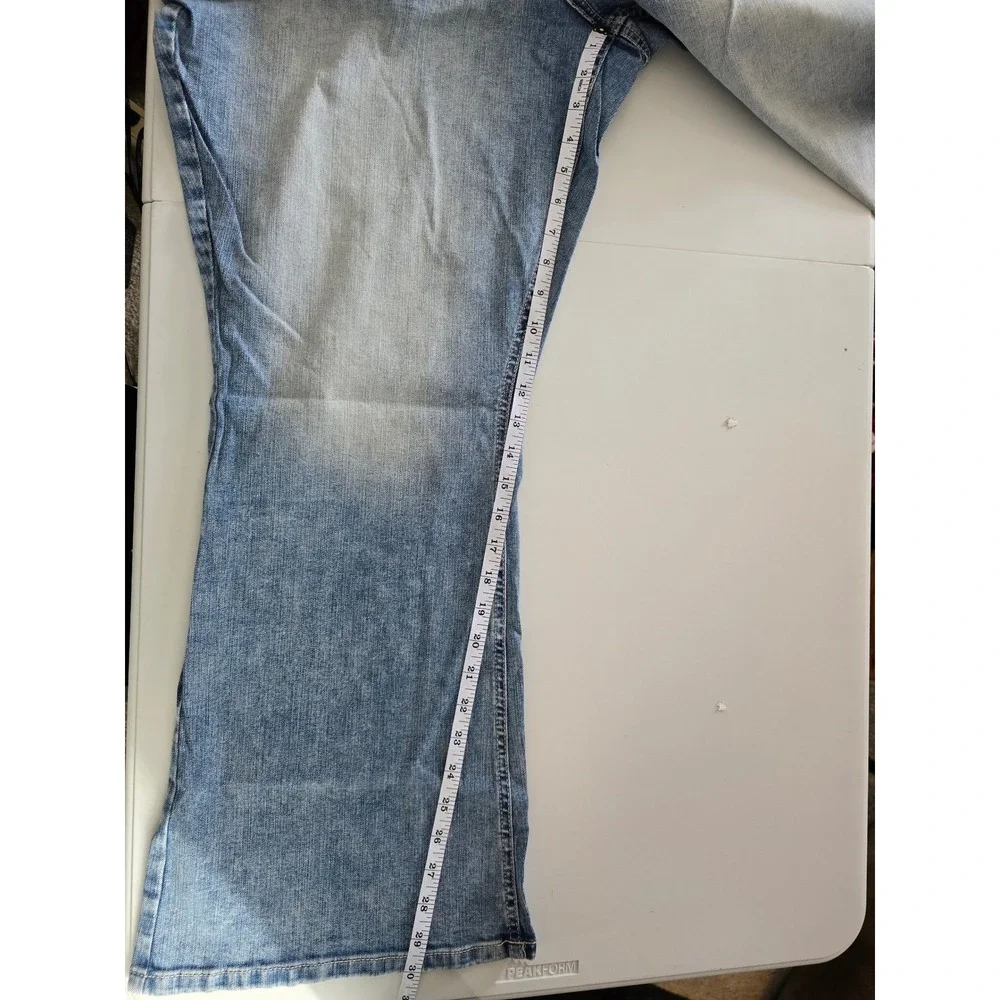 Maurices M Jeans Womens 20W Short Blue High Rise Curvy Flare Medium Wash Denim - Picture 5 of 11